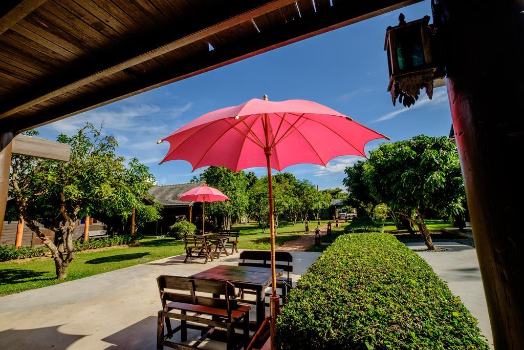 Banyen Villa San Sai Exterior photo