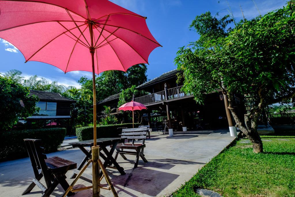 Banyen Villa San Sai Exterior photo