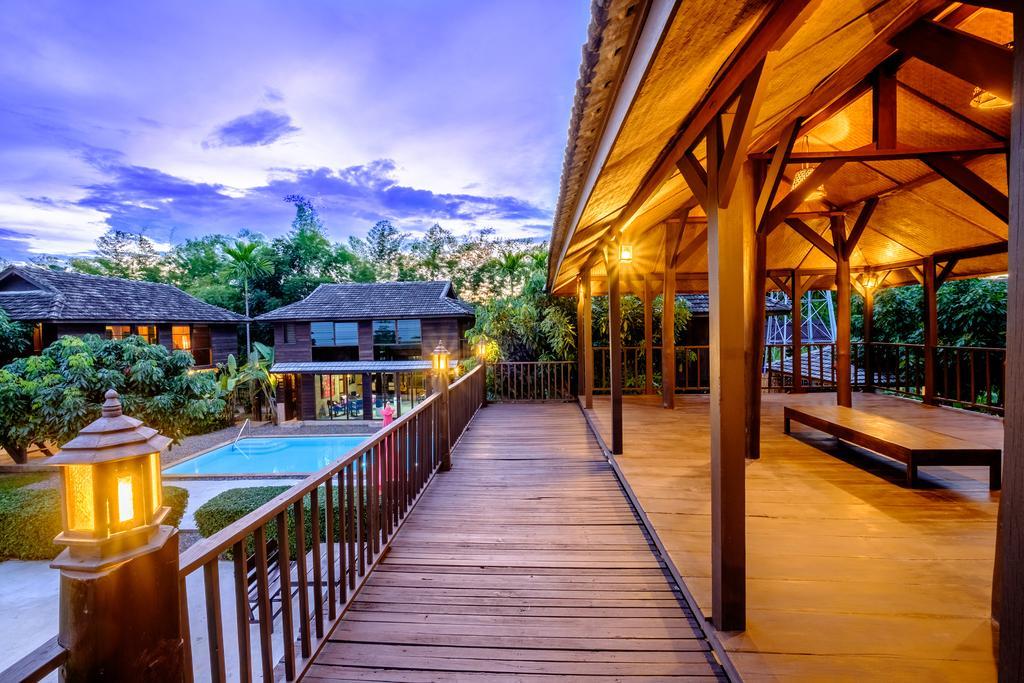 Banyen Villa San Sai Exterior photo