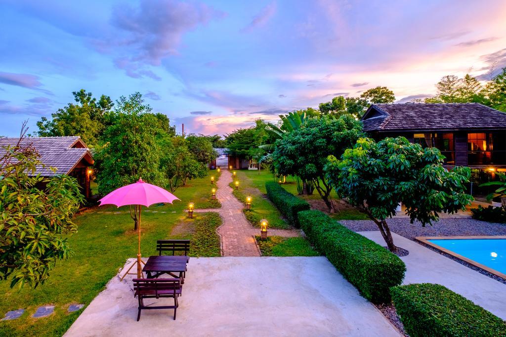 Banyen Villa San Sai Exterior photo