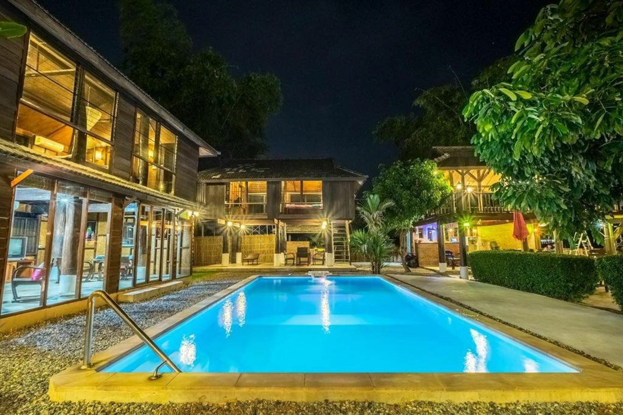 Banyen Villa San Sai Exterior photo
