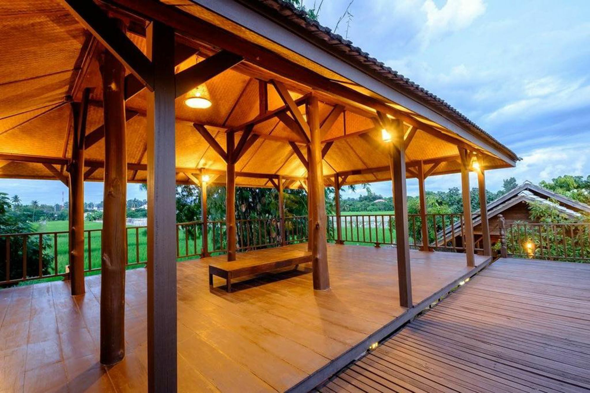 Banyen Villa San Sai Exterior photo