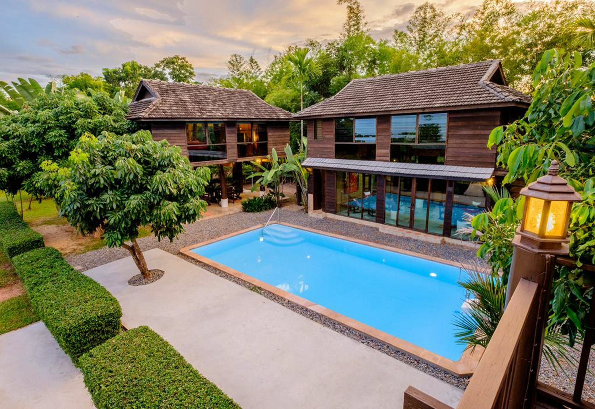 Banyen Villa San Sai Exterior photo
